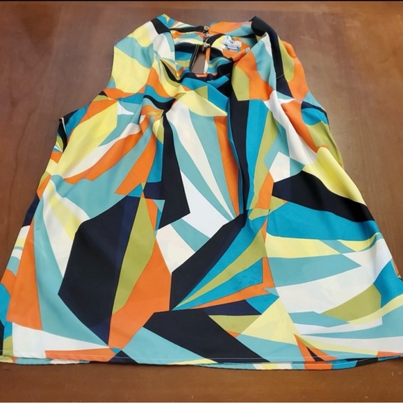 Worthington ladies sleeveless blouse is size Large. - Picture 5 of 7